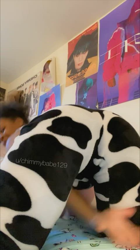 Twerk this ass in your face