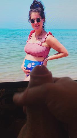 beach hotwife jerk off masturbating pregnant gif