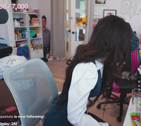 cuckold legs squirting gif