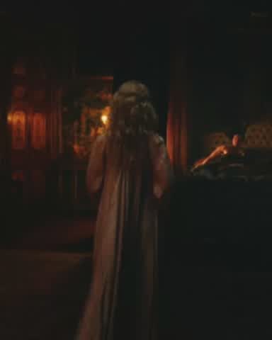 never expected Elle Fanning to have such a nice ass