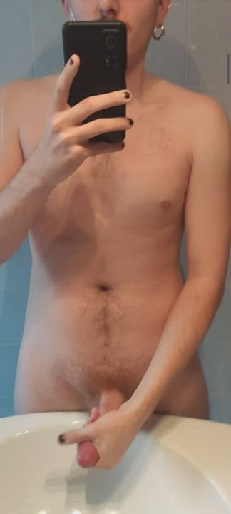 24 italian M4M, my DMs are open