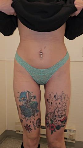 Peek a boob, they see you.😈🤭 have a great rest if your day.🥰