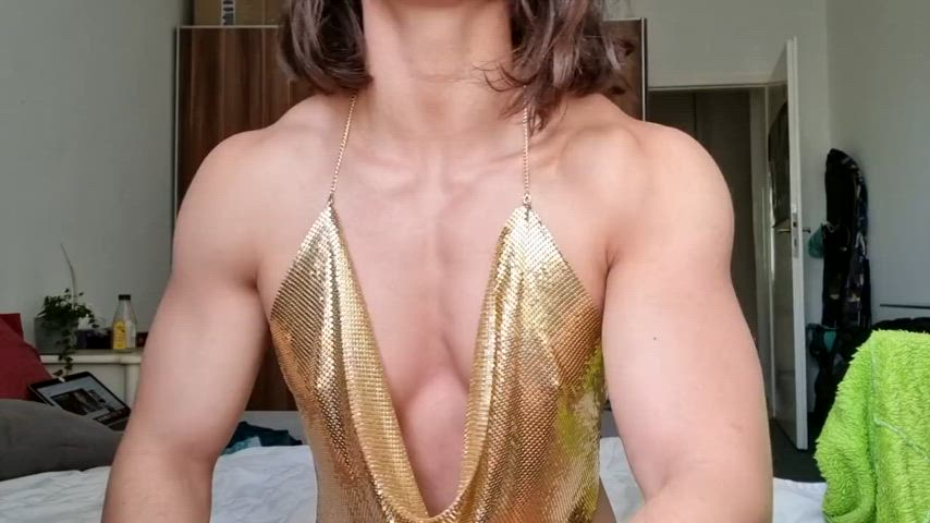 bodybuilder muscles muscular girl muscular milf gif