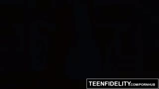 Redhead Teen Zoey Nixon Cosplay