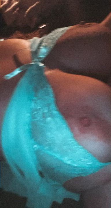 Tad bit tipsy but a whole lot of horny ?