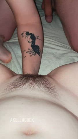 He gusting my wet hairy pussy so good 😍