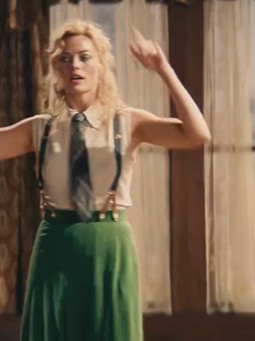 blonde celebrity margot robbie gif