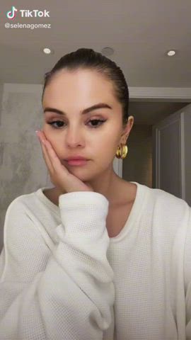 celebrity natural tits selena gomez gif