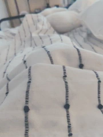 Peel back the covers to reveal your breakfast in bed. Go ahead and stuff your face