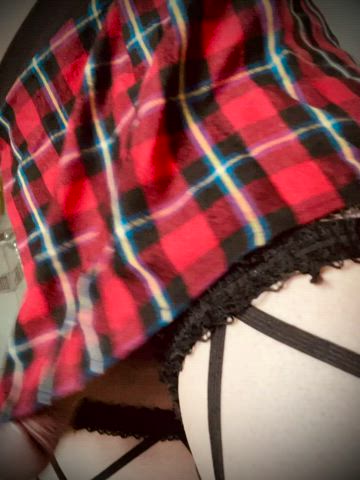 Oh no :( you’re gonna ruin my whole outfit before school again ?
