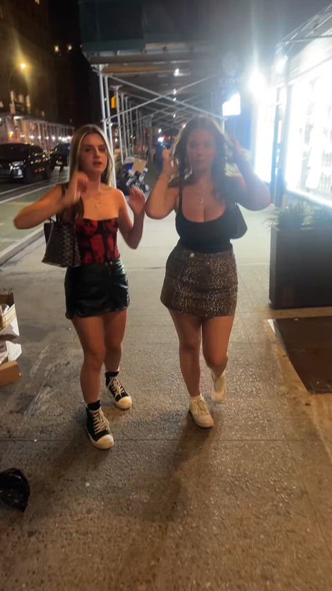 big tits blonde bouncing bouncing tits cleavage jiggle jiggling non-nude tiktok tits