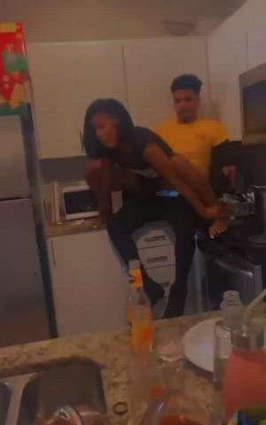 My sister gave me a lil dance at the family kickback and when she started jiggling