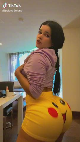 cosplay latina twerking gif