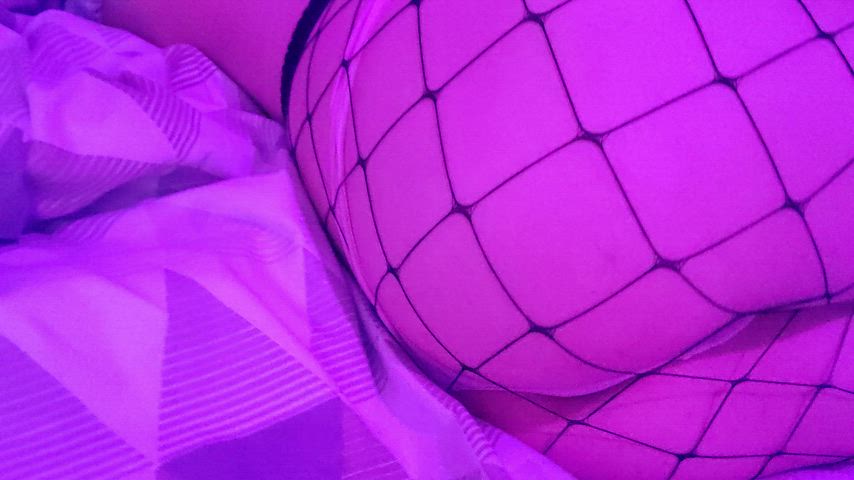 Wanna ride me with my plug in? 💕