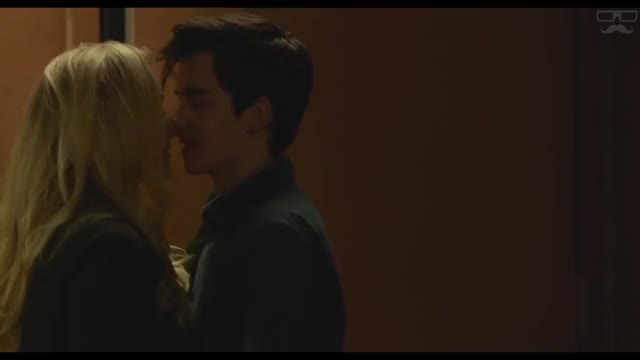 Time Freak / Kiss Scene (Sophie Turner and Asa Butterfield)