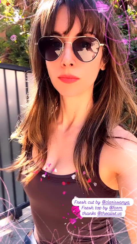 alison brie celebrity cleavage celebs gif