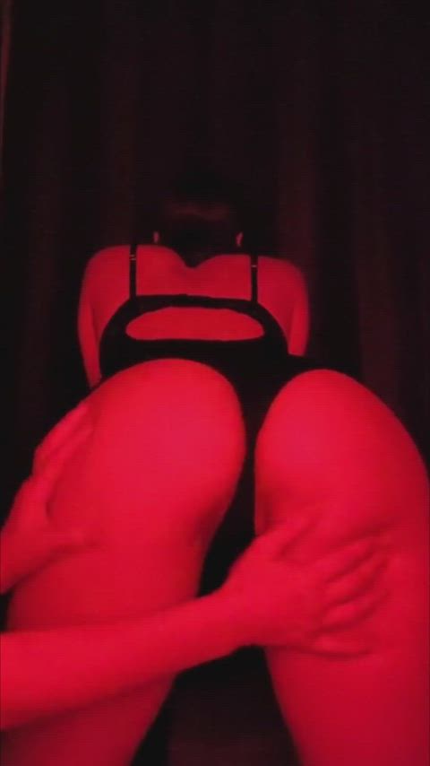 Mistress likes to dominate me