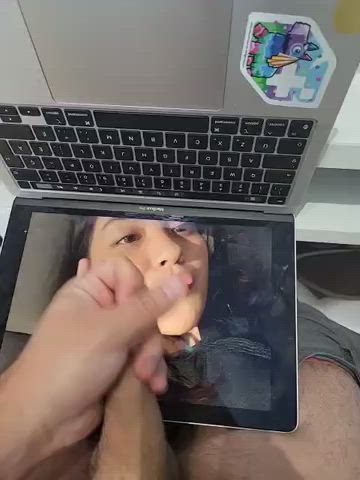 Who else want to trib my cousin?