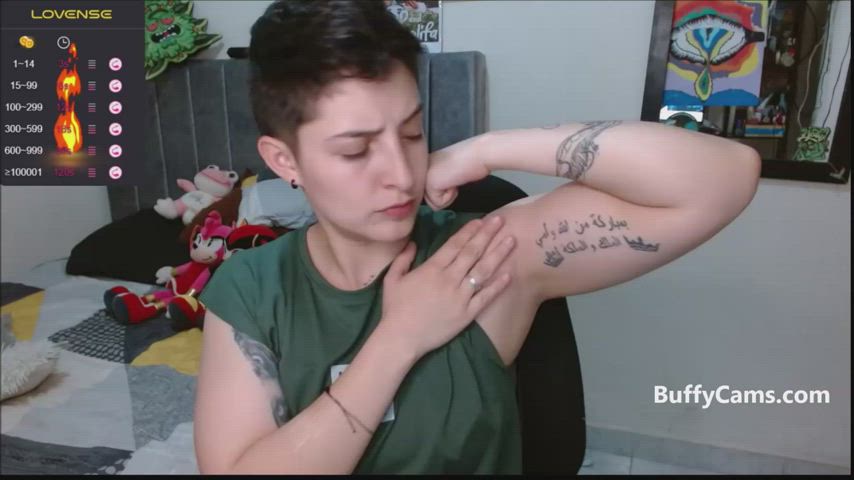 athletic fit fitness muscles muscular girl muscular milf flexing gif
