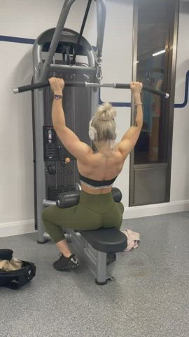 blonde british european fitness gym muscular girl uk workout gif