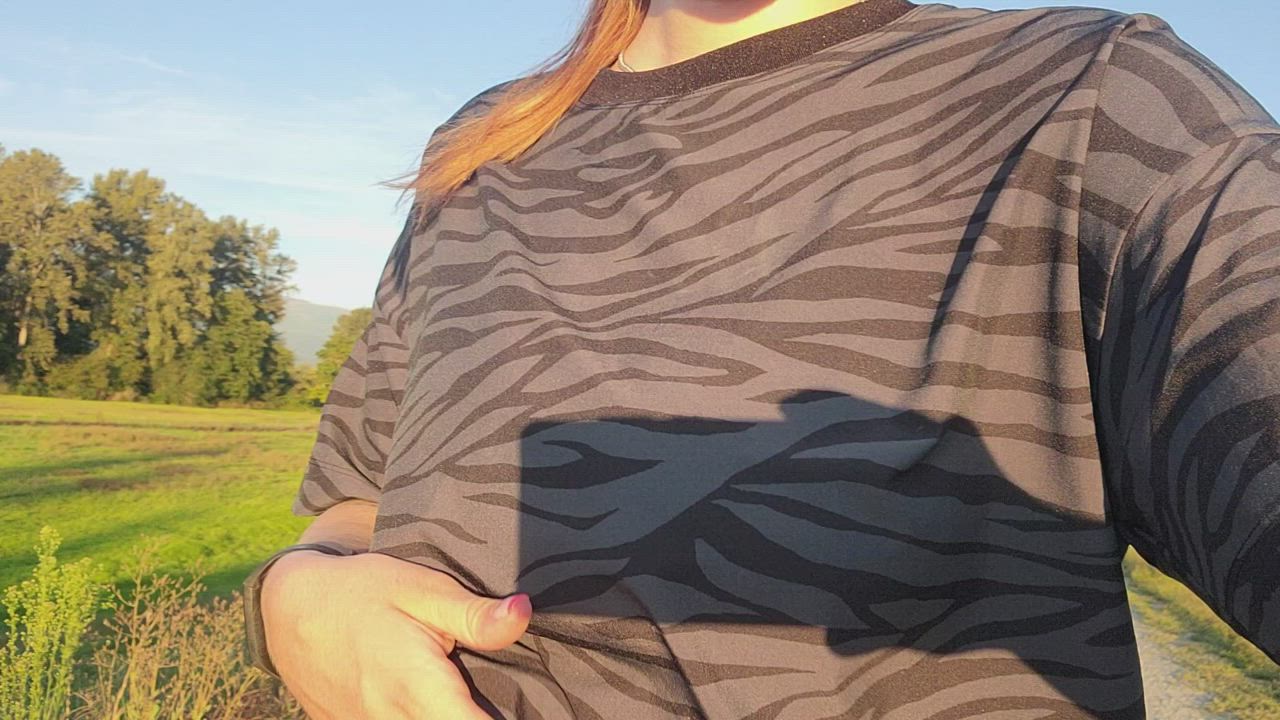 On my evening walk.. would you stop me and say hi? 🙈😈 (And yes, you can grab