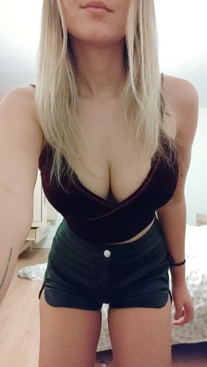 Babe Big Nipples Big Tits Boobs Dancing Huge Tits Pussy Tattoo gif