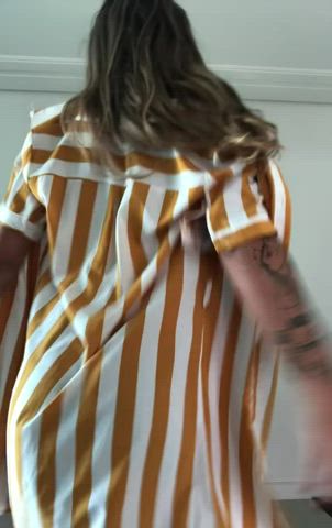 big ass blonde dancing gif