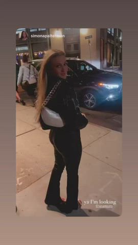 Even my friend takes random videos of my butt ? Wish i had a man who would appreciate