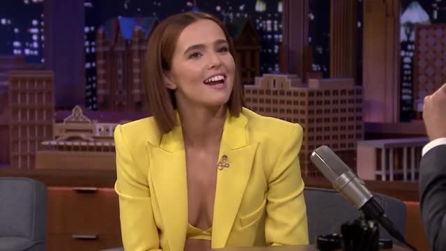 Zoey Deutch - The Tonight Show w Jimmy Fallon (Feb 2020) - showing yellow bra, cleavage