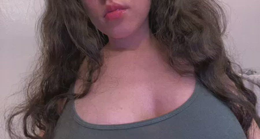 Quieren más de esta tetona?