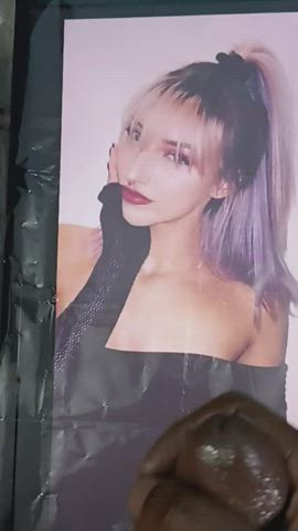 jerking off to a redditors friend's girlfriend.. damn she's thicc and slutty..