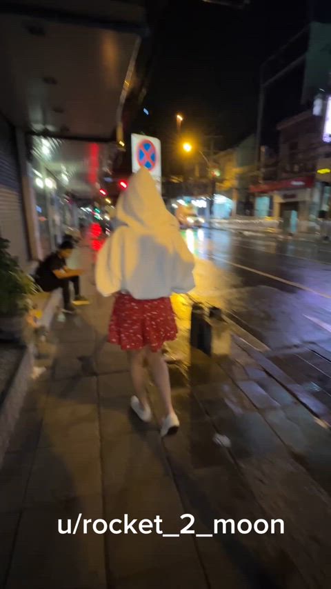 Dared to flash strangers in the city centre [F]