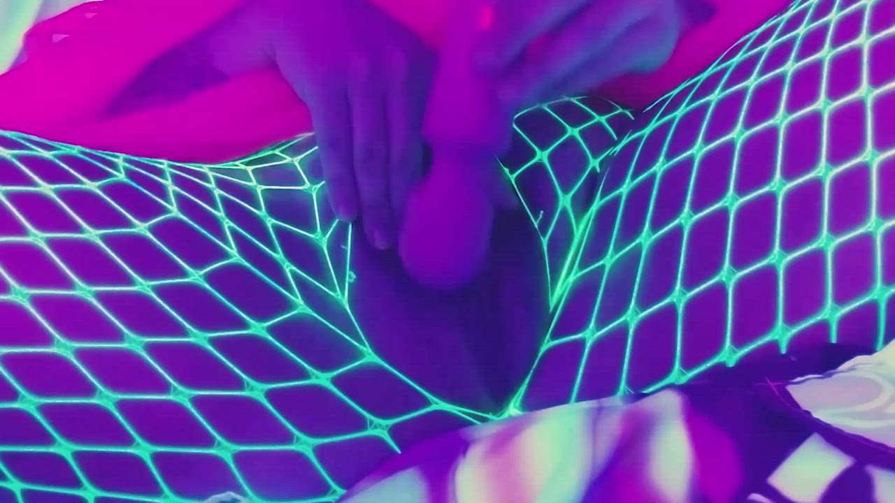 Blacklight is hte best way to film sinful goodies ˆ¡ [nb]⭐?