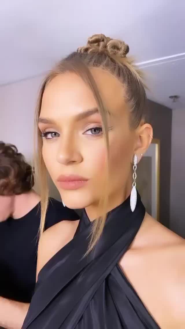 Josephine Skriver gif