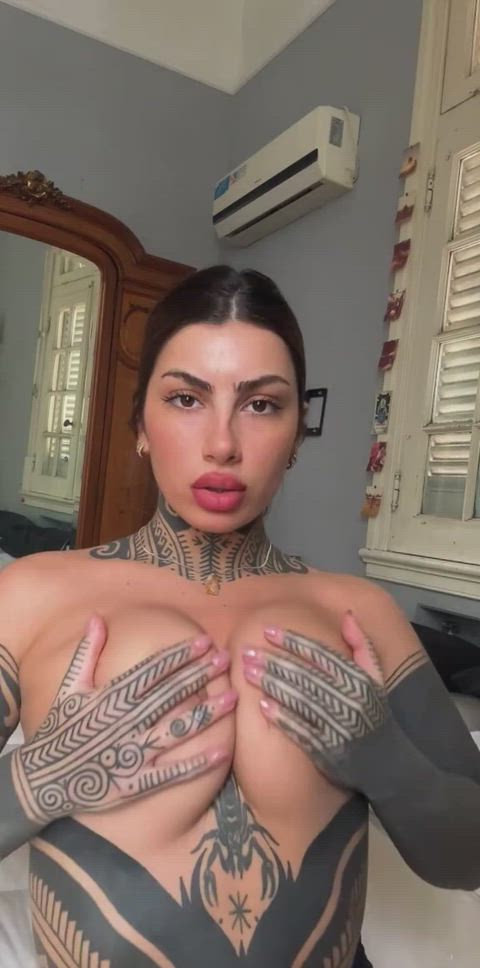 Say 'ME' if you'd breed a 21 year old Latina slut with natural boobs (:
