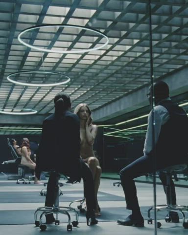 Angela Sarafyan in 'Westworld' S01E01 (2016)