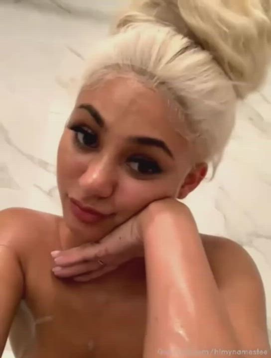 I have the full vid...Link in comment or hit my chat for link(Free)