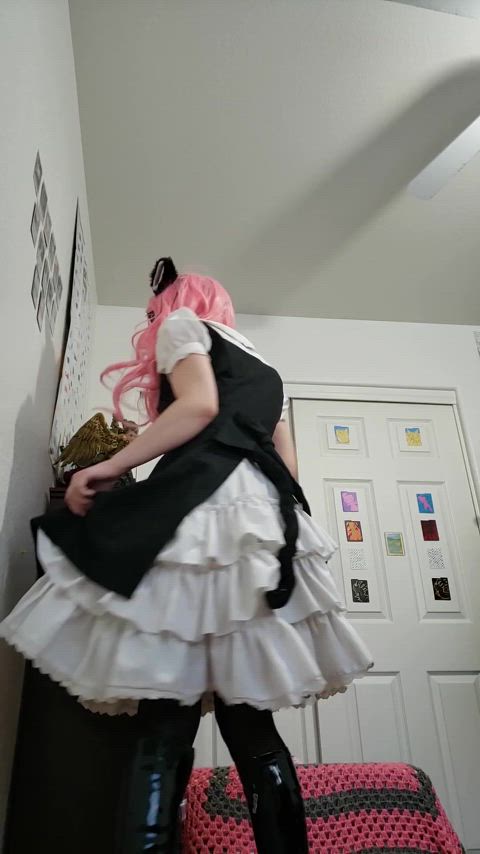 This catgirl just wants to flash you