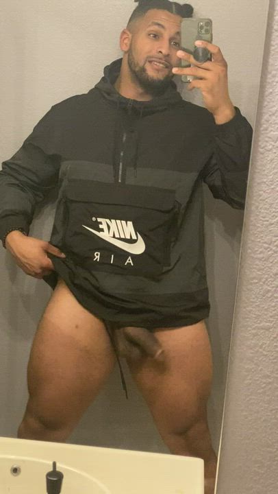 I got a new windbreaker to rock for the next three years! Do you like it?
