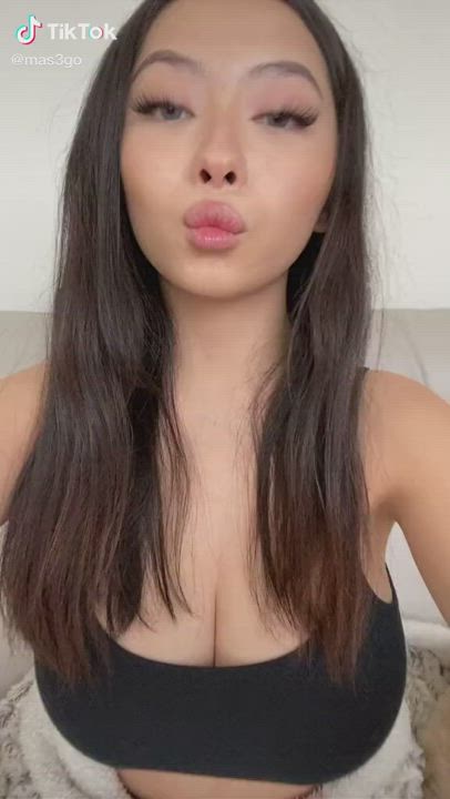 TikTok gif