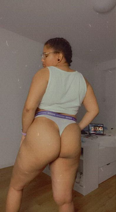 Ebony Pussy Thick gif