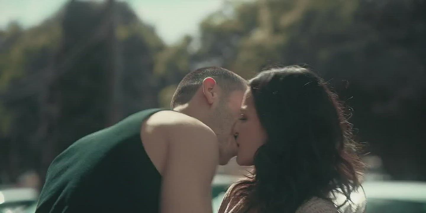 Maite Perroni in Dark Desire S01E04