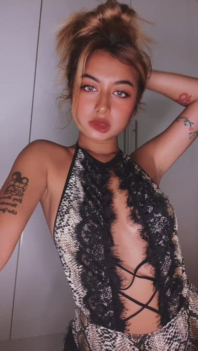 I wanna let one lucky Redditor cum on my ass multiple times 😜