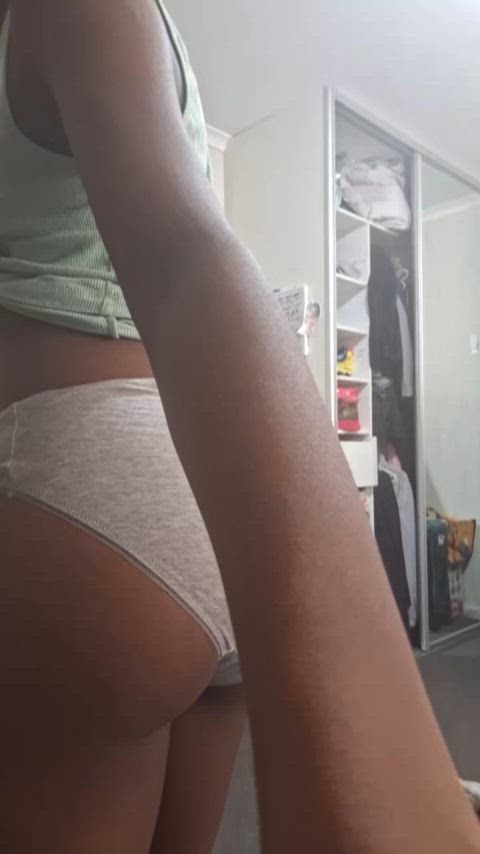 ass bending over big ass bisexual hourglass amateur-girls just-boobs legal-teens