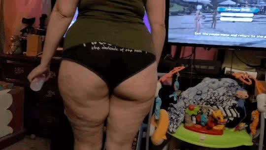 Big jiggly booty bounce 😊