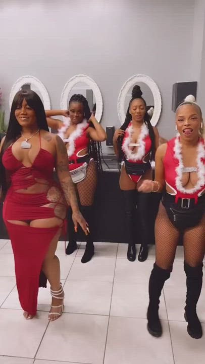 Babe Christmas Ebony gif