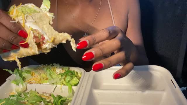 Happy Taco/Titty Tuesday ? Tacos are so messy ??‍♀️