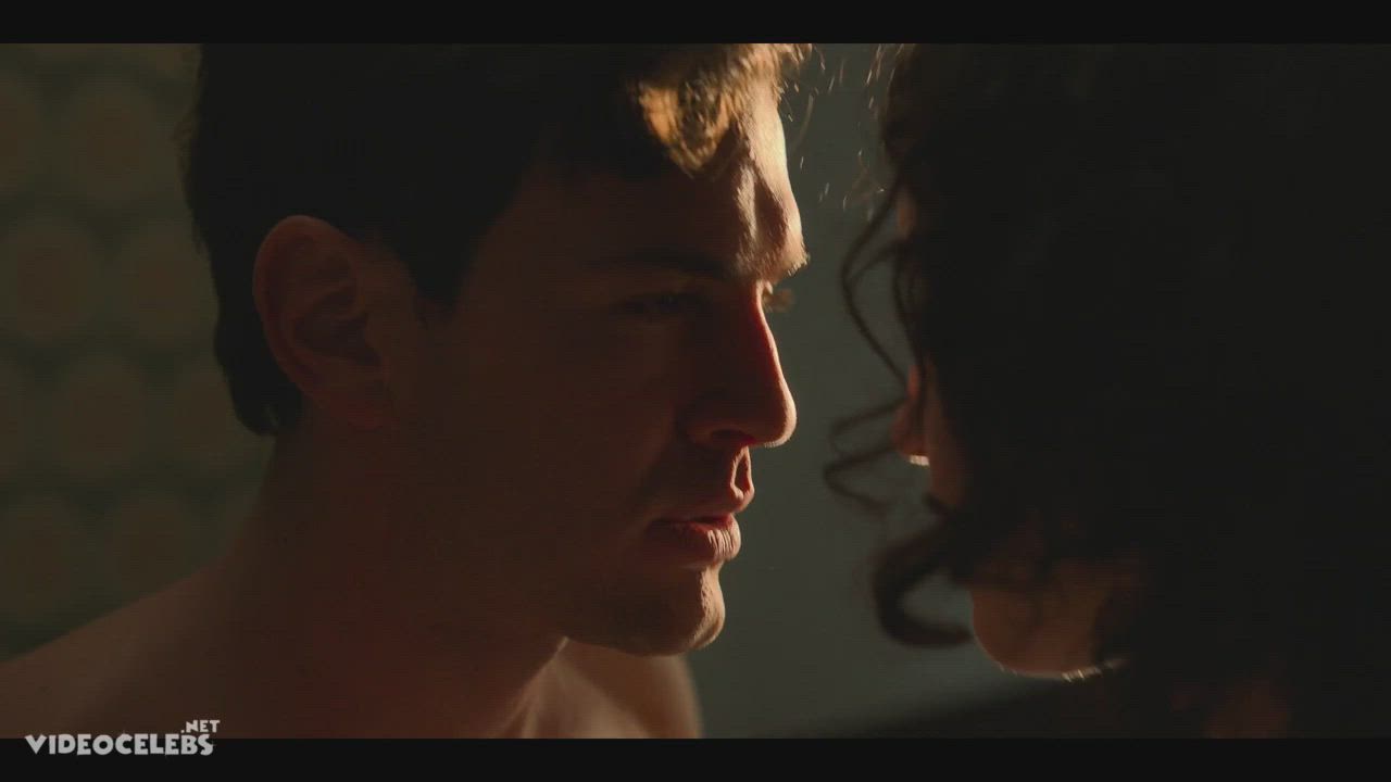Big Nipples Celebrity Cinema Huge Tits Kiss Topless gif