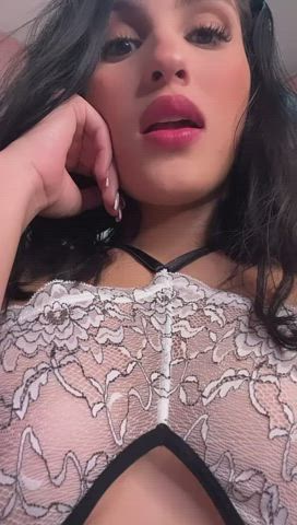 chaturbate latina lingerie lips myfreecams nails short hair small tits teen gif