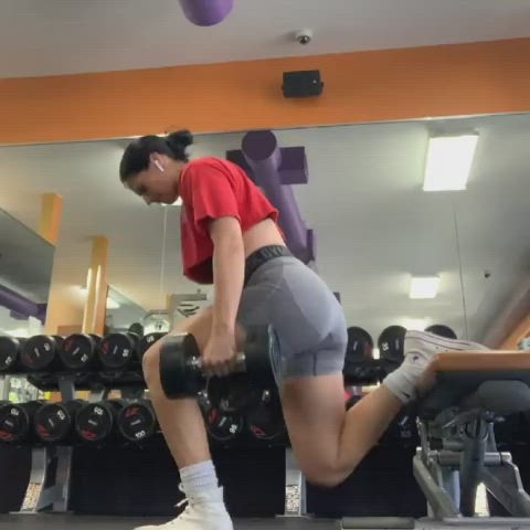 amateur big ass blue eyes brunette college fitness gym natural tits pawg sneakers